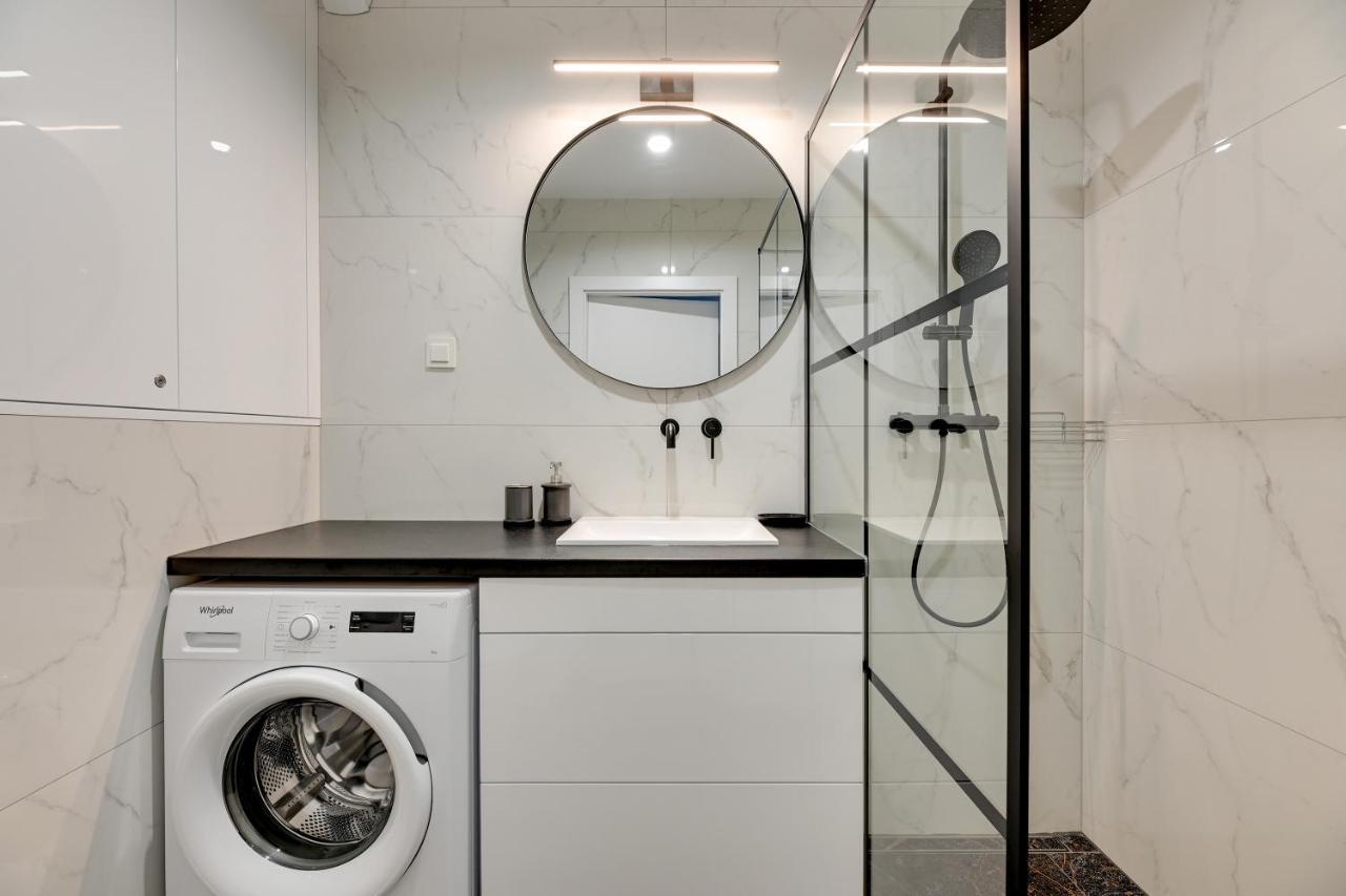 Wave Apartments - Swietej Barbary 11/60 กดัญสก์ ภายนอก รูปภาพ